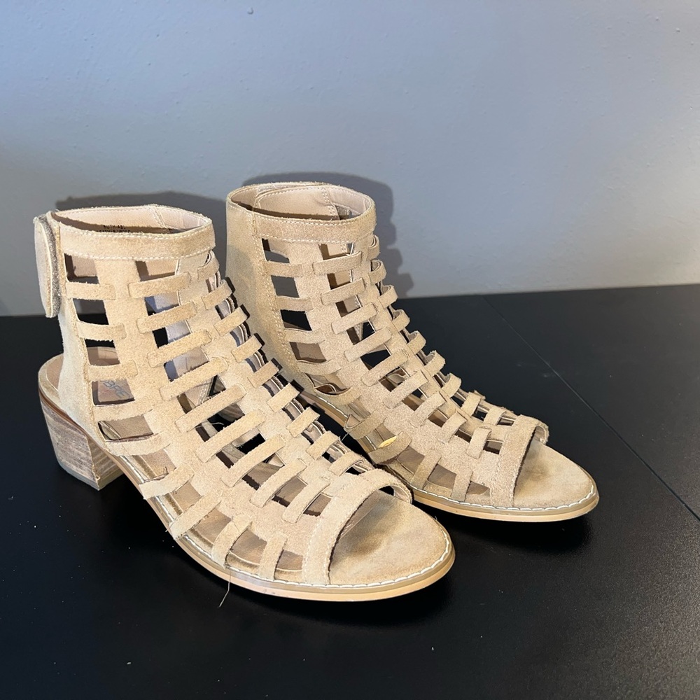 Women's Tan Gladiator Sandals